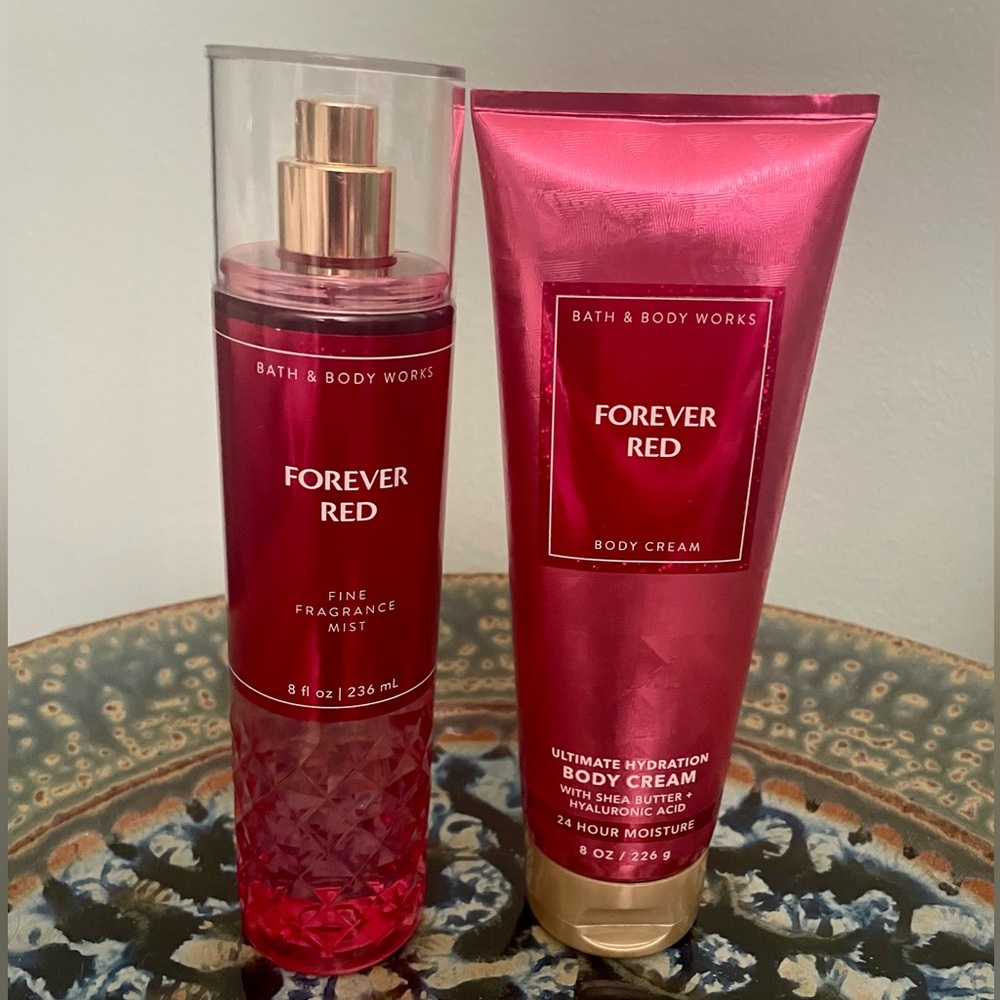 Forever Red Mist and Cream Lotion Bath & Body Works 8 oz EA Pomegranate Vanilla